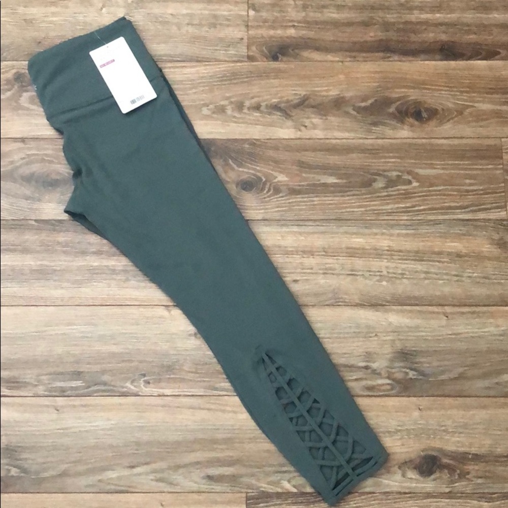 NWT Athleta Savasana Macrame 7/8 Tight S Petite